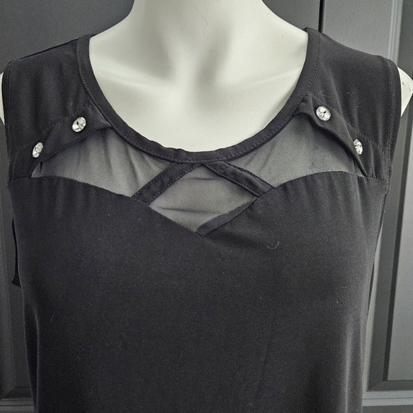 Adele & May Black Sleeveless Blouse With Peek A Boo Detail At Neckline SZ Large - Picture 4 of 7